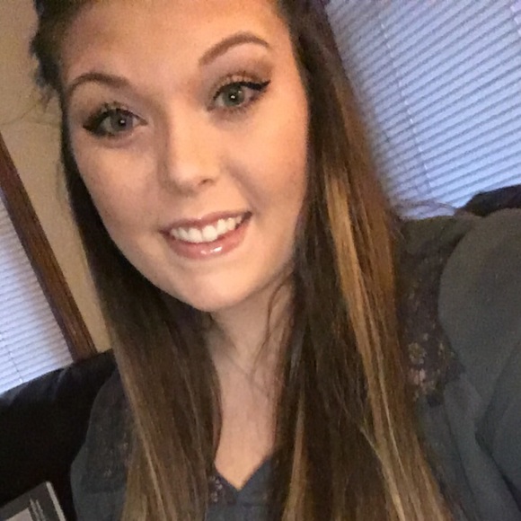 macayla_mendoza
